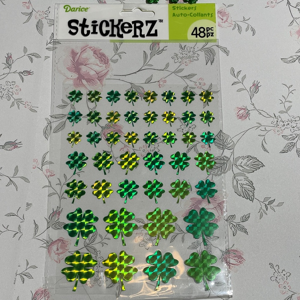 St. Patrick's Day Party Set - Green and White NWT - Picture 10 of 10